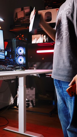 With 165W max power, a handy retractable USB-C cable, and a smart, informative display, the UGREEN Nexode Retractable 165W Power Bank delivers everything you’ve been waiting for — powerful, portable, and effortlessly convenient. بقدرة قصوى تبلغ 165 واط، وكابل USB-C قابل للسحب، وشاشة ذكية لعرض المعلومات، يمنحك بنك الطاقة UGREEN Nexode Retractable 165W كل ما كنت تنتظره—قوة عالية، وسهولة حمل، وتجربة شحن بلا عناء. #UGREEN #Retractable #PowerBank #165W #USBC #SmartDisplay #FastCharging #Nexode | Ugre