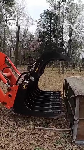 Dads, Teach Your Kids to Homestead #Dads #Teach #Kids #Homestead #PigFarm #chickentractor #falllineridge #upcycling #homestead #homesteading #Cornishcross