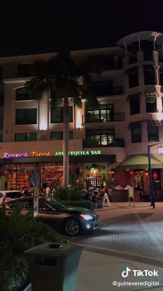 Experience the Vibrant Nightlife of Naples, Florida at Blue Martini