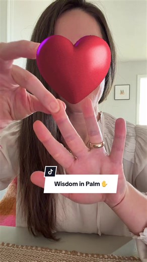 🖐️ Comment KIDNEYS, LIVER, HEART, STOMACH, or BRAIN if you want a deeper breakdown of what each finger can do for your health 🌿👇 There’s ancient healing wisdom in the palm of your hand — literally. For thousands of years, yoga, Qigong, Tai Chi, and mudras have mapped how each finger connects to vital organs and emotional balance: 💧 Pinky — Kidneys & water flow 🌿 Ring — Liver & detox 🔥 Middle — Heart & circulation 🍽️ Index — Stomach & digestion 🧠 Thumb — Brain & focus Even points on the p