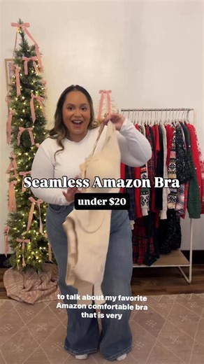 ZOIE | Colorful Plus Size Fashion on Instagram: "She’s backkk — still so obsessed with this Amazon bra that’s under $20 supportive and comfortable!👏🏽 AD @letsjoli_official bras come in multiple colorways and go up to a 4X! Comment “NEED” and I will dm you the details #amazonmusthave #amazondeal #amazonfavorites #amazonblackfriday #seamlessbra"