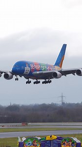 What an incredible landing! 😳 | Airliners Live