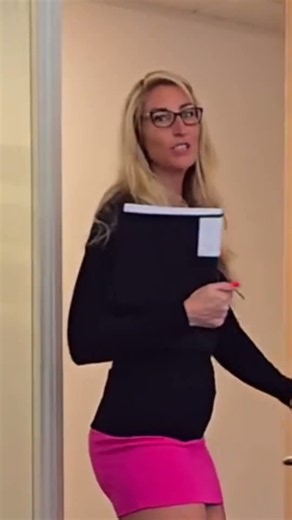 Crushin on my Boss, like … #viral