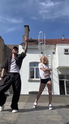 Rooftop energy is unmatched! 💃🕺
