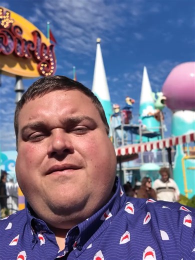 Fat Testing Silly Swirly at Universal Studios Hollywood