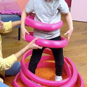 Crafty Mom transforms pool noodles into Cinderella's dress | 5-Minute Crafts