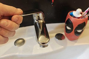 La manière dont vous fermez vos robinets impacte votre consommation d'énergie, explique ce plombier