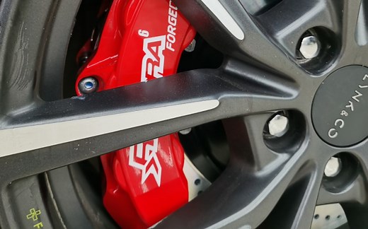 领克03 改装Rotora刹车系统 前六后四双卡钳