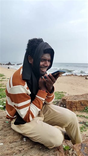 𝐈`𝐌 𝐁𝐎𝐁𝐁𝐘 | కీర్తాన్ ఈ ఈ ఈ 😂😂😂డబ్బులు పోయిది Tag your hutsaham friend Follow back for more reels @paderu_boys #fun #comedy #funny #comedyboys... | Instagram