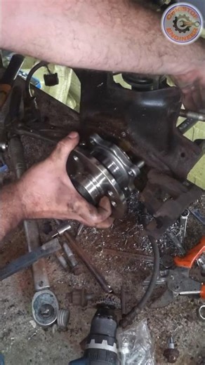 Replacing a wheel bearing on a Mini R52 #diy #repair #automobile #minicooper #mechanic