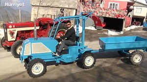 1.1M views · 10K reactions | Zonguldak'ın Gökçebey ilçesinde 11 yıllık maden işçisi ortaokul mezunu Gökhan Eroğlu (33), atık malzemelerden ürettiği 2,5 ton yük taşıma kapasiteli tarım aracının ardından şimdi de tekne motorunu revize ederek 5 ton yük taşıyabilen 3 şanzımanlı, toplam 30 ileri 15 geri vitesli dört çekişli traktör yaptı. | Hurriyet.com.tr | Facebook
