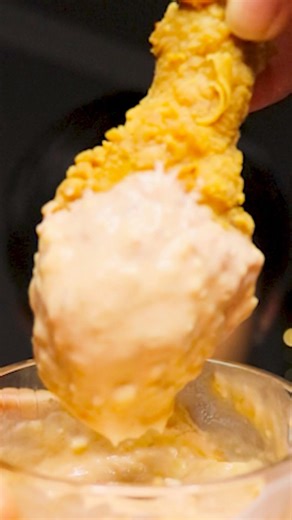 Popeyes 🍗 #asmr #mukbang #food #foodie #eating #popeyes #chicken #fastfood #yummy #delicious