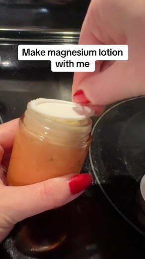 How to make magnesium lotion. Recipe: 1cup distilled water 1cup magnesium chloride flakes 3/4cup oil (i used sweet almond) 5 Tablespoons shea butter 2 Tablespoons beeswax 1 Teaspoon arrowroot powder #magnesium #magnesiumlotion #magnesiumbenefits #magnesiumspray