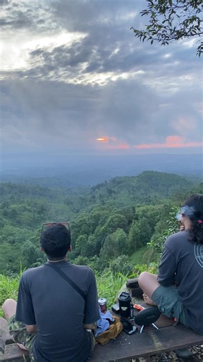 bgs_4.2 (@bgs_4.2)’s videos with Three Little Birds - Bob Marley & The Wailers