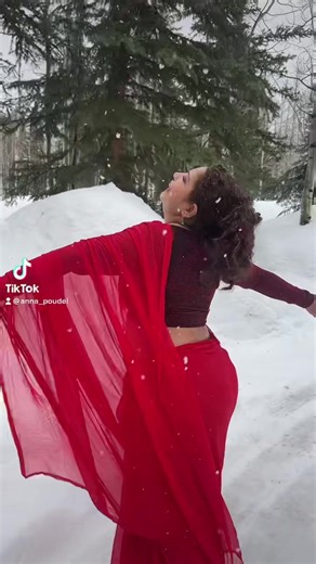 Kajol Vibes in a Stunning Saree Dance