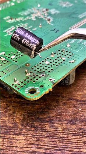 He replaced the physically damaged electrolytic capacitor #elco #tv #tips #Repair #electronics