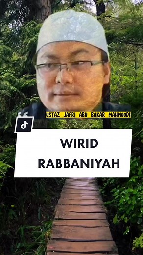 AMALAN ZIKIR RABBANIYAH UNTUK HIDUP LEBIH TENANG DAN RASA DEKAT DENGAN ALLAH Amalan Zikir Rabbaniyah Untuk Hidup Lebih Tenang. Zikir adalah terapi diri. Makanan untuk jiwa yang masih hidup adalah dengan zikir. Dengan berzikir hati menjadi tenang. Zikir ni kerja mudah, boleh dilakukan di mana-mana dan pada bila-bila masa. Jika anda rasa lepas solat fardhu nak berzikir, lakukanlah. Jika berada dalam kereta pun boleh. Zikir selalu menjauhkan kita dari sifat lalai. Berzikir menjadikan kita sentiasa 