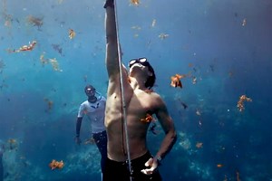 Follow Orlando Bloom: To the Edge in Extreme Docuseries – Premiere Date & Details