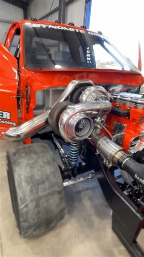 Garrett - Advancing Motion on Instagram: "You may remember this truck from UCC, as the 2024 Champion which made 2832 WHP and 3120 FT-LBS of Torque, and running 5.29 in the 1/8th. @capitaldieselperformance's Ram uses a compound setup with a G55-2900 106mm feeding air into a G55-1850 85mm turbo. 🏁🛻💨 #GarrettMotion #ShopGarrettMarketplace 🛻: @capitaldieselperformance ✅ G55 features One-piece aluminum center housing ✅ Outline interchangeable with GTX Gen II turbos ✅ G55-1850 Supports up to 1850 