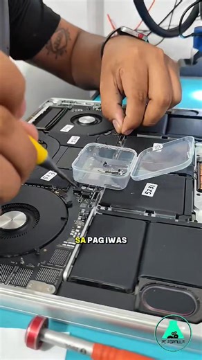 2.1K views · 15 reactions | Common issue sa MacBook Pro ang USB-C controller failure. Napapansin ito kapag ayaw mag-charge, walang power, o hindi ma-detect ang accessories.  Madalas sanhi ng liquid damage, power surge, o wear and tear. Kailangan ng proper diagnostics at minsan logic board repair o IC replacement para maayos safely.️ #PCFormula #USB #macbookair #macbookrepair #MacBookPro | PC Formula | Facebook