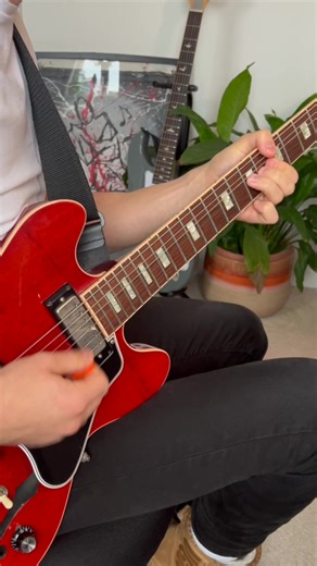 🎸 Highway to Hell – Solo 🎶 Angus Young’s solo on Highway to Hell is short, sharp, and full of bite — bluesy phrasing delivered with his trademark fire. A perfect example of how less can often hit harder than more. ⠀ 👉 Grab my free Tab Pack with the Top 10 Most Viewed Solos from my videos (PDF Guitar Pro) through the link in my bio. ⠀ What’s your favorite Angus Young solo? 👇 #ACDC #HighwayToHell #AngusYoung #GuitarSolo #HardRock #ClassicRock #RockGuitar #LearnGuitar #ElectricGuitar #GuitarPra
