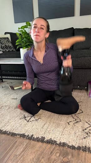 Time to take my foot apart and see what the problem is…cause no one likes a squeaky foot (for the second time!)! 🦿 | Footless Jo