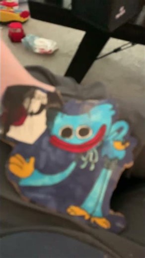 Pt 2 of making huggy wiggy cardboard cutout #ytshorts #poppyplaytime #huggywuggy #art