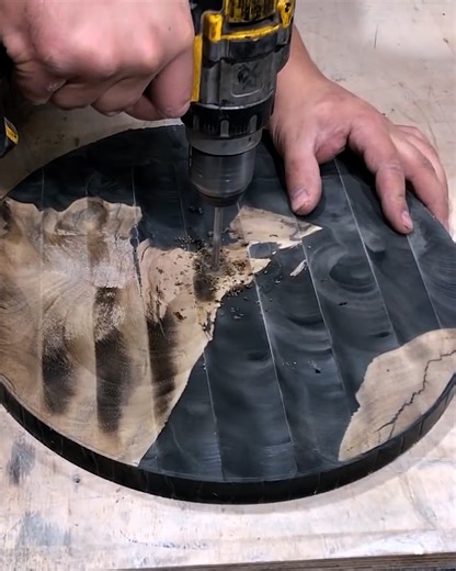 692K views · 1.3K reactions | Creating a Wooden and Epoxy Clock | DIY & Crafts | Facebook