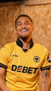 Joao Gomes reviews the new Home Kit 😍 | Wolverhampton Wanderers FC