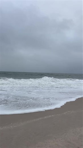 Good morning from Rehoboth! I’m tracking Hurricane 🌀 Erin offshore & the impact on area beaches. | Taylor Grenda