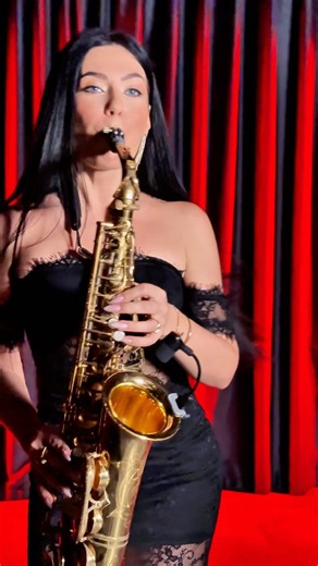Mi Chico 💃🎷 A Little Latin Energy, a Little Sax, And a Lot of Passion #saxophonemelodies #saxo