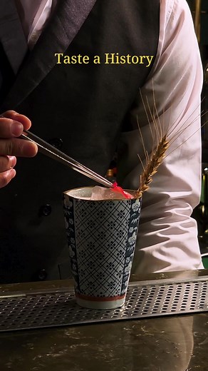 Discover the flavors of Thai-Chinese Family Business’s Quintessential Roots, Poured into a Glass. #OMGBarBangkok #116Saladaeng #SignatureCocktails #MustVisitBarsInBangkok #SelectedWine #HiddenGemBar #GreatBarInBangkok #BangkokNights #bangkoknights