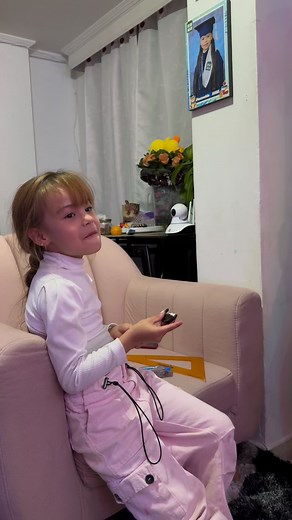 familia ibañez on Instagram: "Kendall eres la hermana más linda del mundo #familiaibañez #humor #comedia #humorlatino #cute #reels"