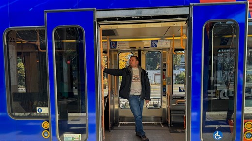 Wilsonville math teacher rides to all 95 MAX stations for world record