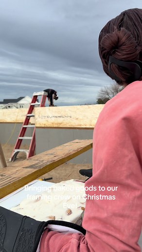 Flour on my butt and all! #feliznavidad #christmas #newbuild #customhome