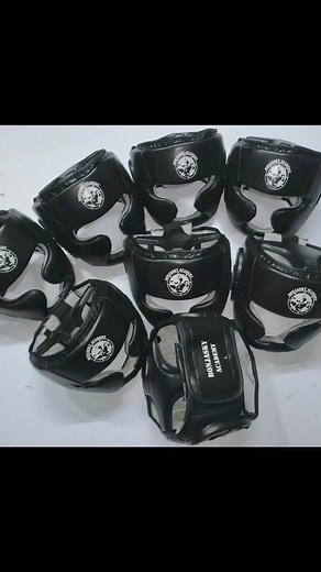 Top Quality Boxing fight gear and combat sports equipments available - at reasonable prices - Worldwide Quick & on time delivery - with fully replacement guarantee Book your customize order now and get your gears and apperals on time. Articles : Custom made gears (boxing , kickboxing , mma , Muay Thai, BJJ , judo , karate . Also possible with your logo customization engraving. #canadamma #unifiedmma #rearnakedchoke #jiujitsu #bjjlifestyle #mmafighter #grit #determination #mmatraining #ufcprospec