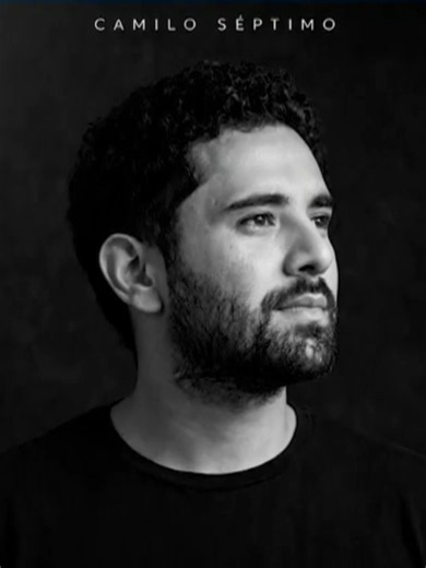 Se conocen nuevos detalles del asesinato múltiple en el que murió el músico Jonathan Meléndez y su familia en México. Autoridades señalan que el tema económico pudo haber sido un móvil. 👉🏼 Por ahora hay dos detenidos por el crimen.