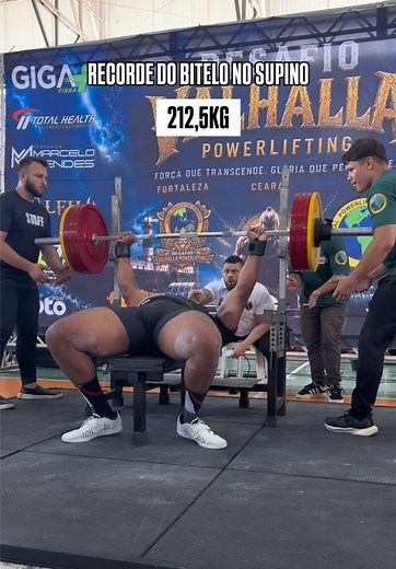 @Bitelo natural 212,5KG NO SUPINO 🚀 Recorde batido com sucesso ao lado do mestre @Andre Doria powerlifting 🔥 Vem na torcida junto com a gente nos comentários, vamos em busca dos 400kg no levantamento terra! 🚀 #maxtitanium #bitelo #powerlifting #campeonato #supino