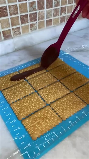 Üçgen Petibörlü Pasta Tarifi