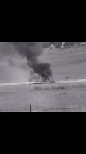 🏁On March 22, 1974 Peter Revson died at age 35 when his car crashesd at 160 mph and bursted into flames during a practice run in Johannesburg for the South Africa Grand Prix. Witnesses say a faulty steering mechanism appeared to be the reason for the crash. Revson became the 9th top driver to be killed since 1970. While driving the Shadow DN3, he suffered a front suspension failure and crashed into the Armco barrier on the outside of "Barbecue Bend". The car stood on its nose, wrapped itself ar