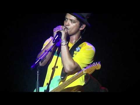 Bruno Mars - It Will Rain Live in Rio de Janeiro