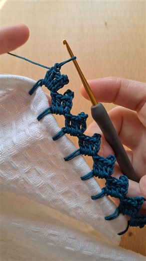 179K views · 2.5K reactions | Crochet knitting edge Lace Online Tutorial Video #howto #lace #stitching #edge #tiğişi #crochê #crochetlove #pattern #border #Vuelta #tutorial #servilletas #fácil #Edge #knit #models #tejidos #İdea #fypシ | Orillas Para Servilletas | Facebook