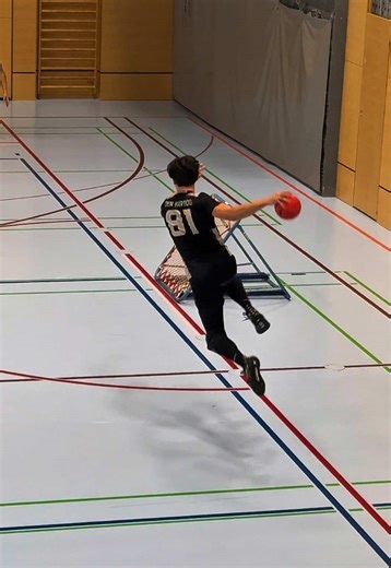 🥵 HOW ?! #tchoukball #handball #volleyball #football #basketball | Tchoukball