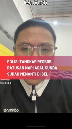 Tempa | Polisi akhirnya menangkap Resbob! YouTuber yang sempat kabur karena konten ujaran kebencian kini diamankan dari Jawa Timur dan dibawa ke... | Instagram