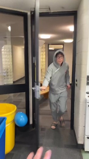 Behind the scenes of how every tiktok “prank” is filmed😳