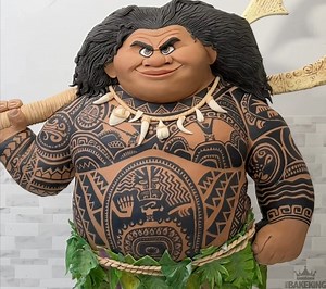 Making Maui all out of Cake 🍰 This was one of my favourite cakes to make!!! Hope you like him! Might have to make Moana next? | The BakeKing