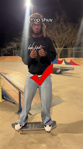 Beginner vs intermediate skater #skatetok #skateboarding #skate3