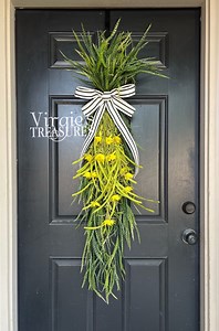 Saw Grass & Daisy Swag / Greenery Swag / Summer Swag / Spring Swag / Everyday Swag / Front Door Swag / Wall Decor / Daisy Swag / Yellow Swag - Etsy