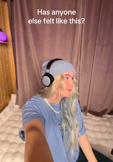 Raise your hand if you feel like an alien 👽 #freespirit #unapologetic #untamed #starseed