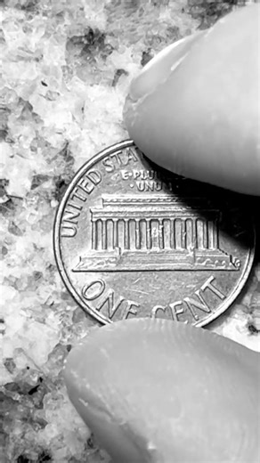 1979 Lincoln Memorial cent. Front and back of coin shown.